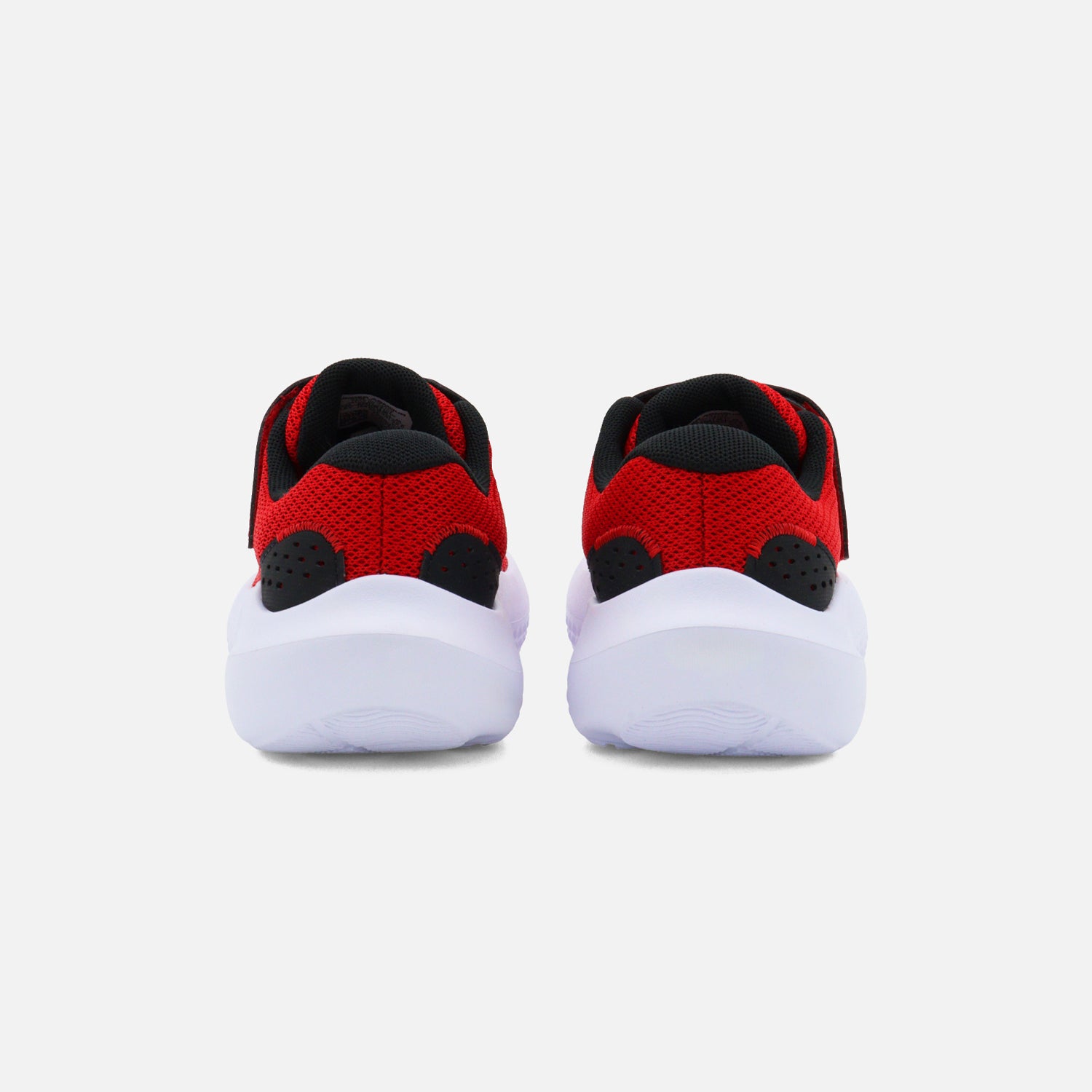 Tenis Under Armour Surge 4 AC