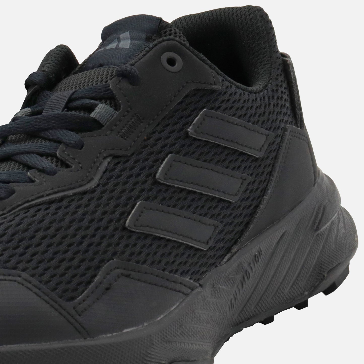 Tenis Adidas Tracefinder