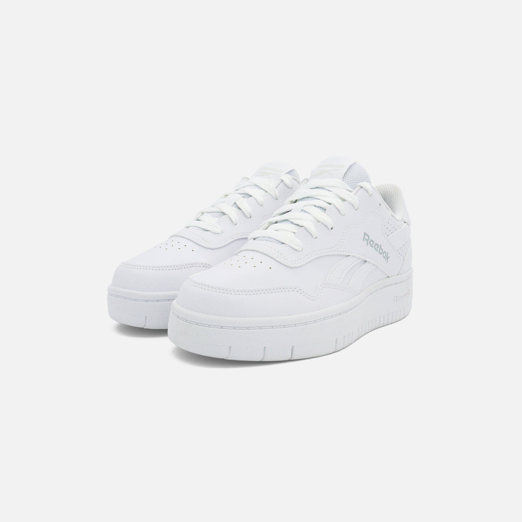 Tenis Blancos Reebok BB 1000 Double para Mujer | Estilo Retro y Comodidad Urbana