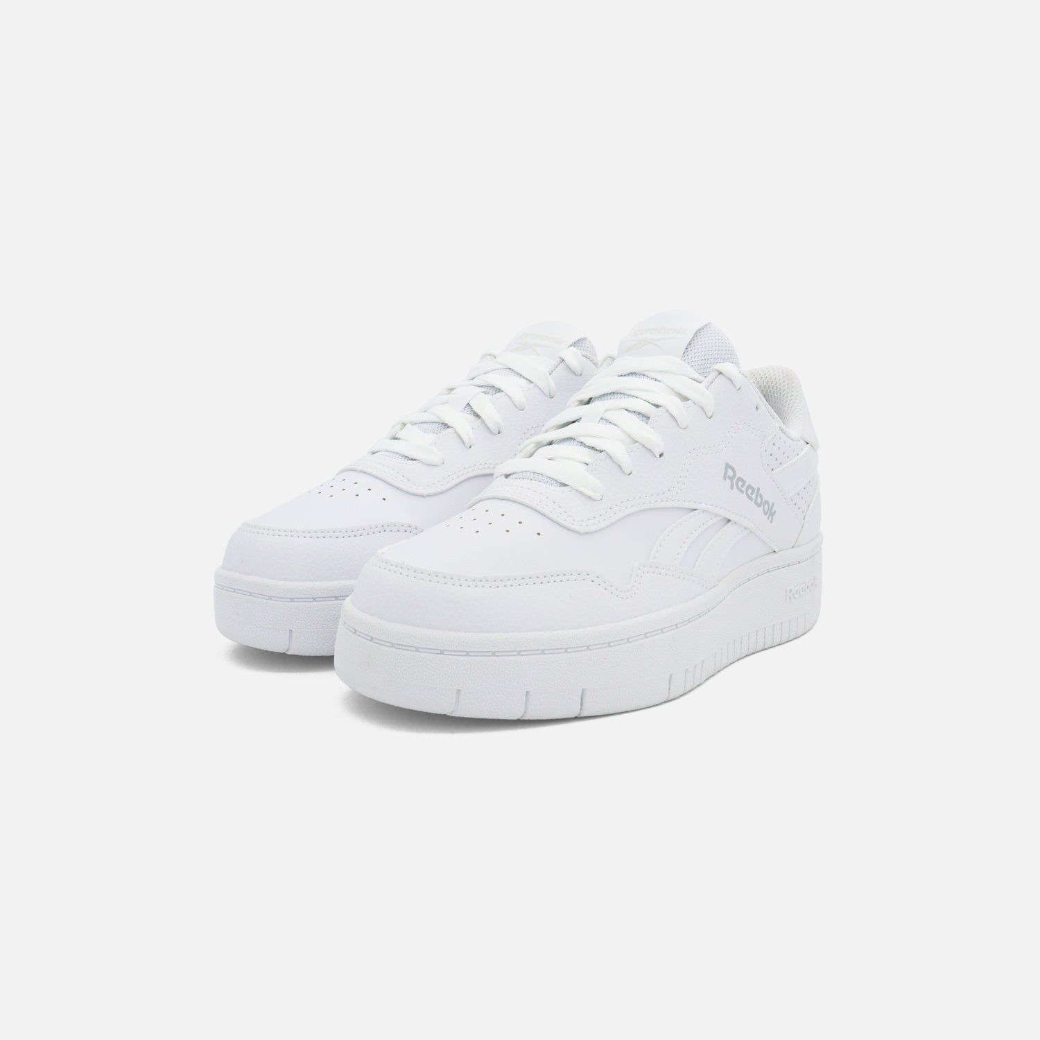 Tenis Blancos Reebok BB 1000 Double para Mujer | Estilo Retro y Comodidad Urbana