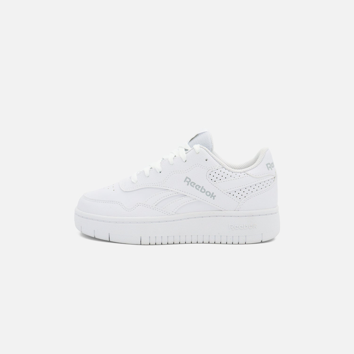 Tenis Blancos Reebok BB 1000 Double para Mujer | Estilo Retro y Comodidad Urbana