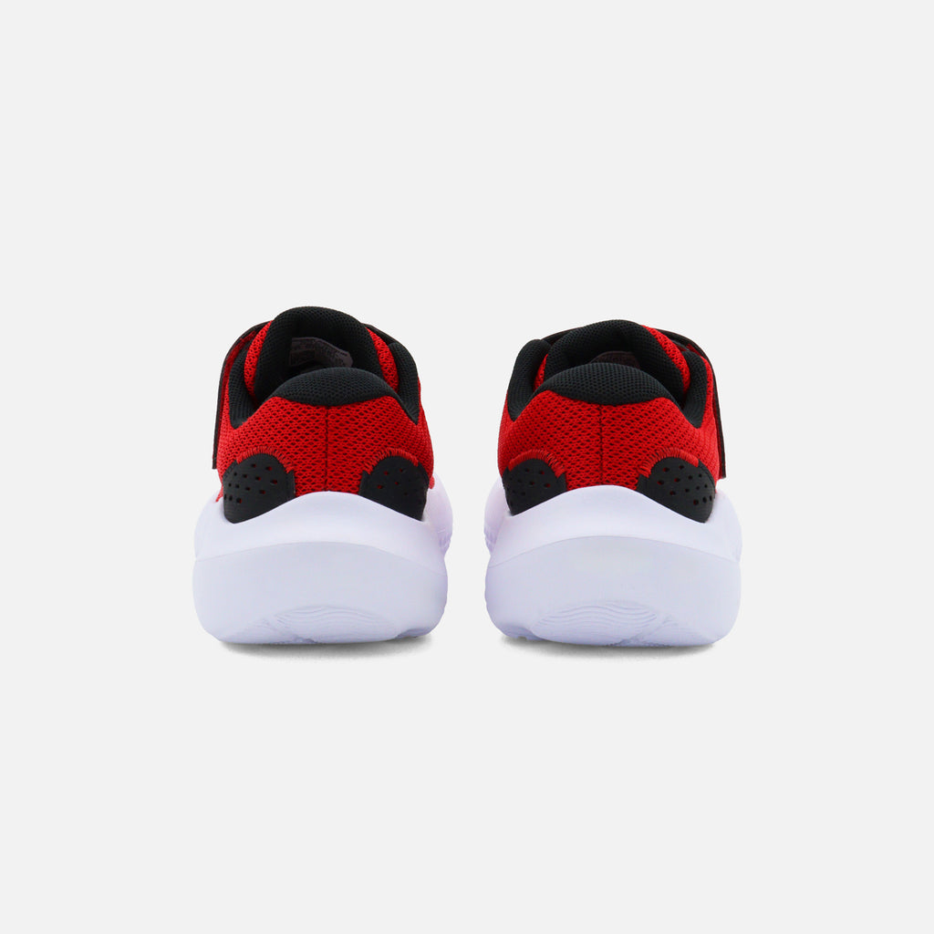 Tenis Under Armour Surge 4 AC