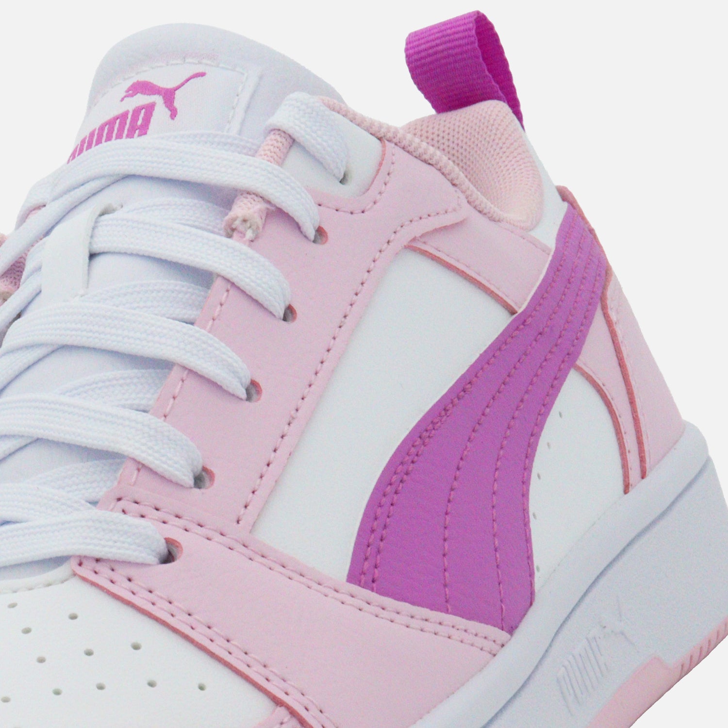 Tenis Casual Puma Rebound V6 de Niño | Estilo Urbano y Comodidad