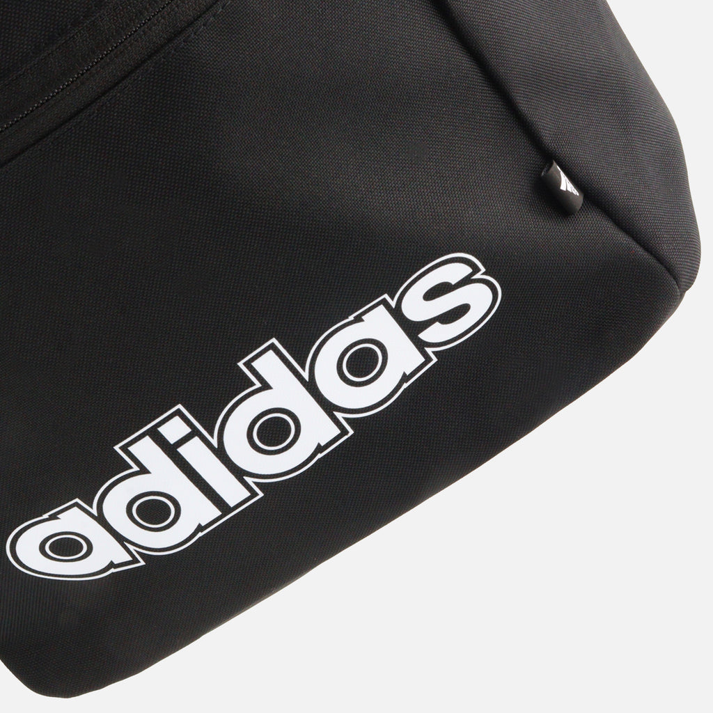 Mochila adidas Classic Foundation | Amplia, Resistente y Lista para el Uso Diario