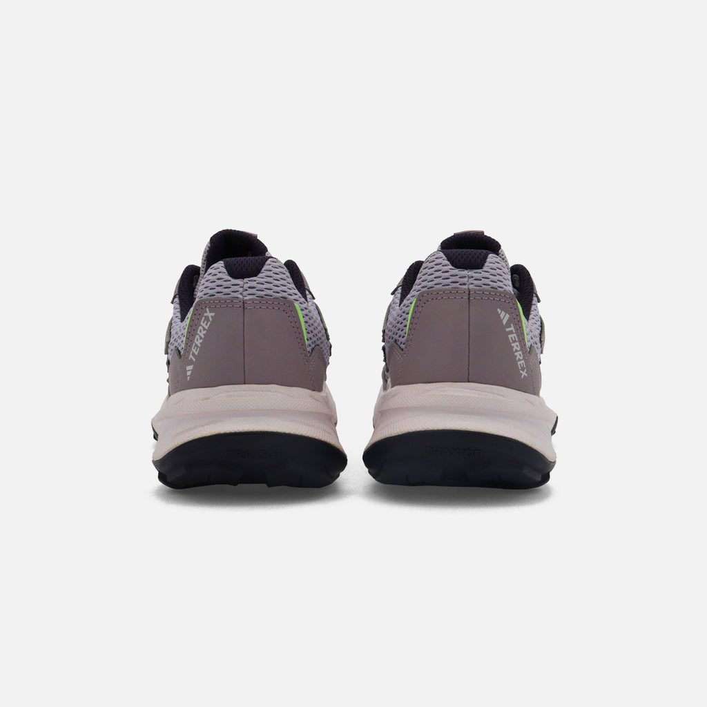 Tenis adidas Tracefinder