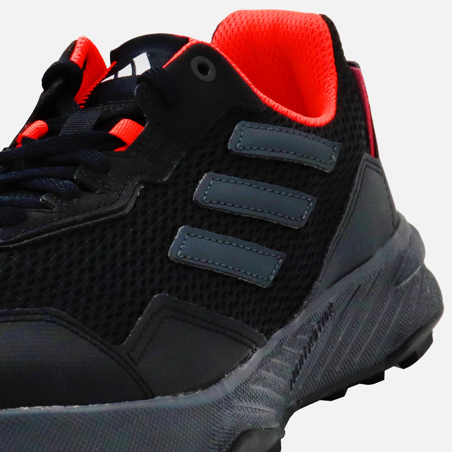 Tenis Adidas Outdoor Tracefinder