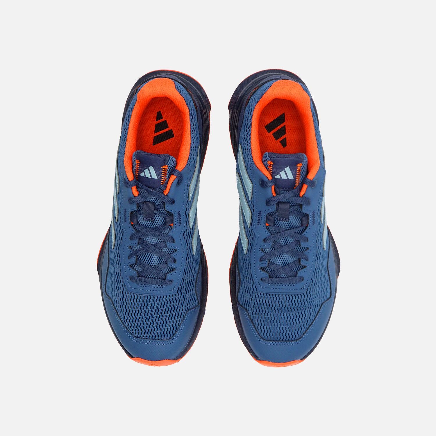 Tenis adidas Tracefinder