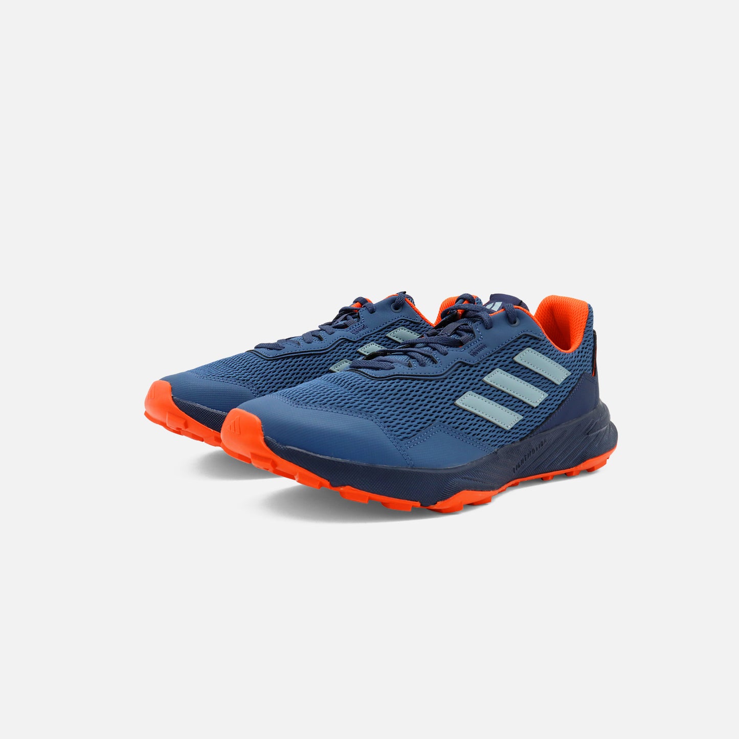 Tenis adidas Tracefinder