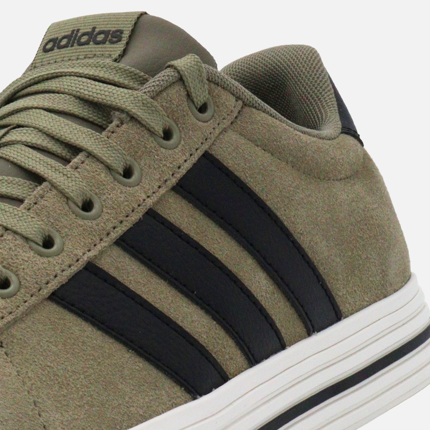Tenis Adidas Daily 4.0 para Hombre.