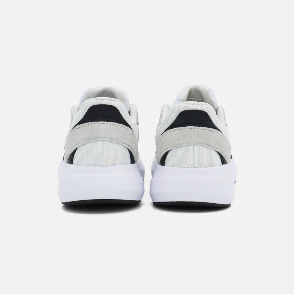 Tenis Adidas Lightshift Hombre | Ligereza y Estilo Diario