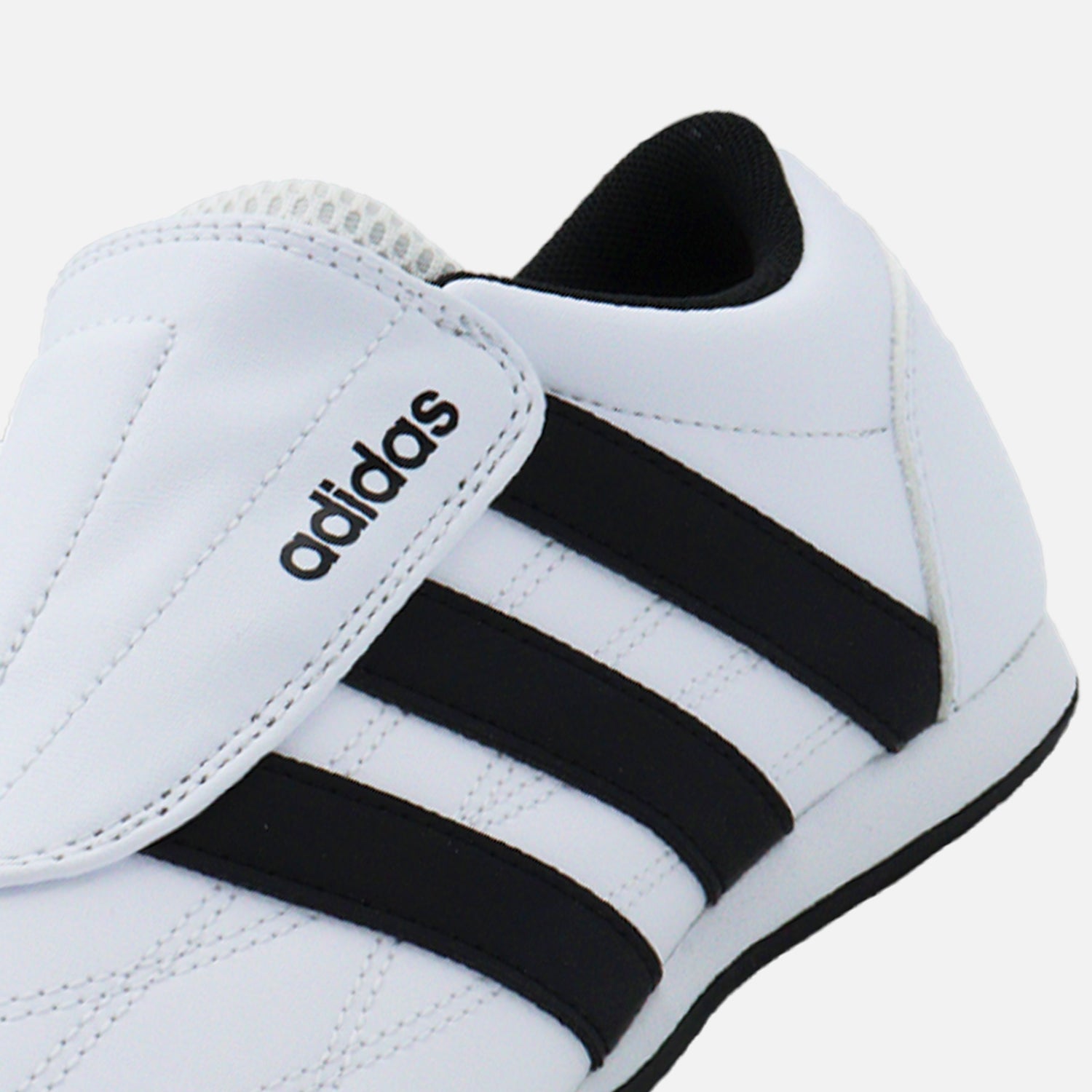 Tenis adidas Tekwen Mujer