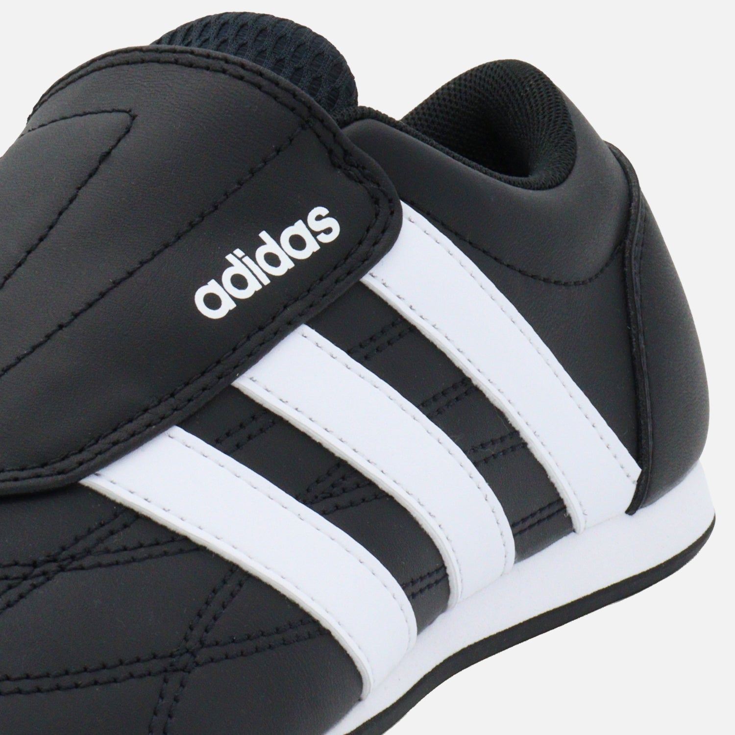 Tenis adidas Tekwen Mujer