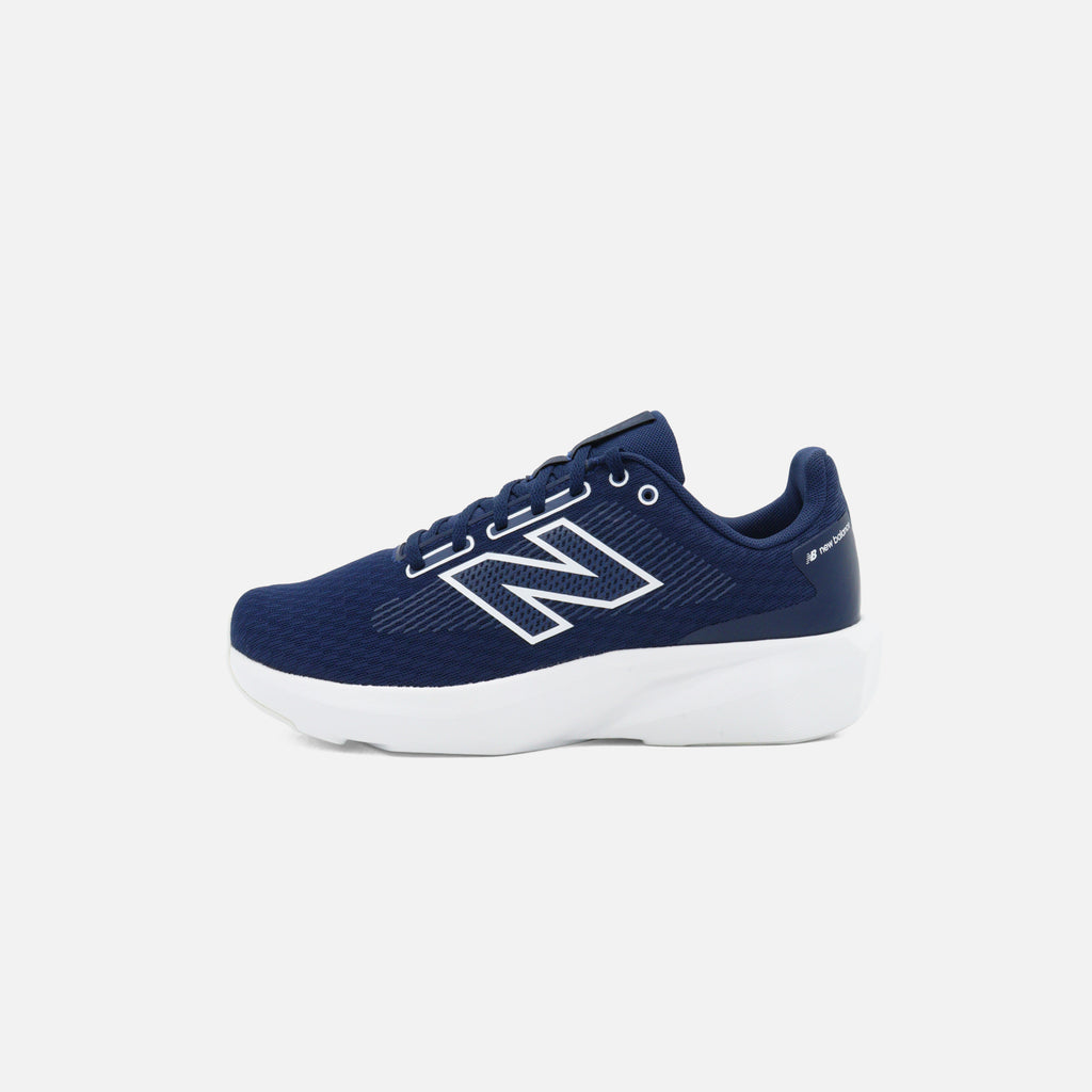 New Balance 413